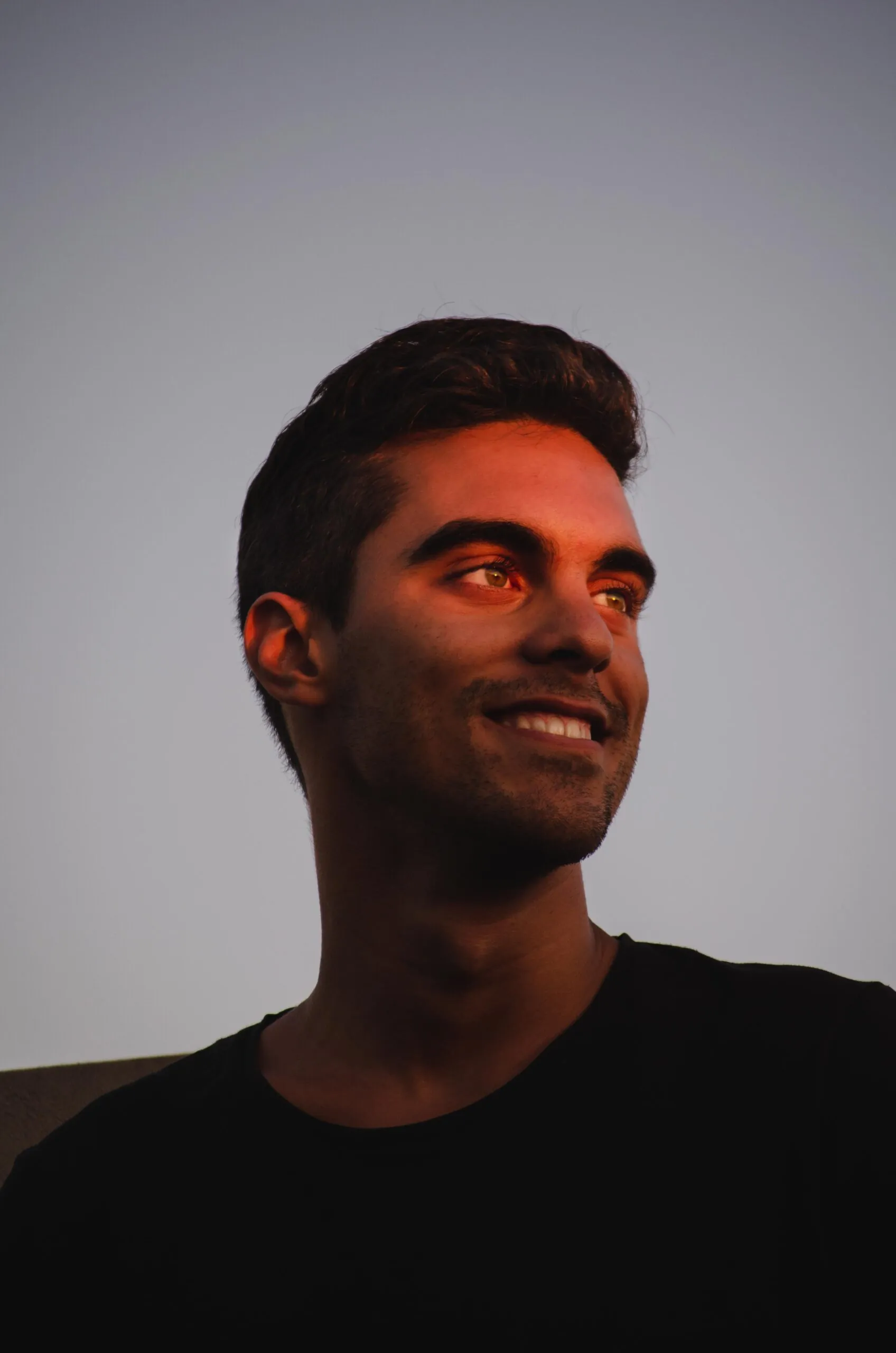 Antônio Pedreira é o autor e editor da 1xbetonline.com.br.
